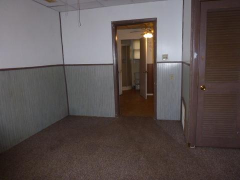 601 E Johnson St, Clinton, IL 61727 photo 8