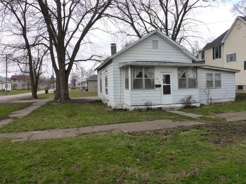 601 E Johnson St, Clinton, IL 61727 photo 1