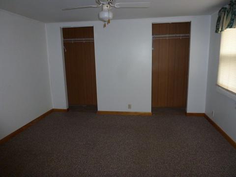 601 E Johnson St, Clinton, IL 61727 photo 6