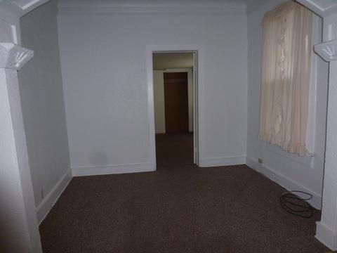 601 E Johnson St, Clinton, IL 61727 photo 5
