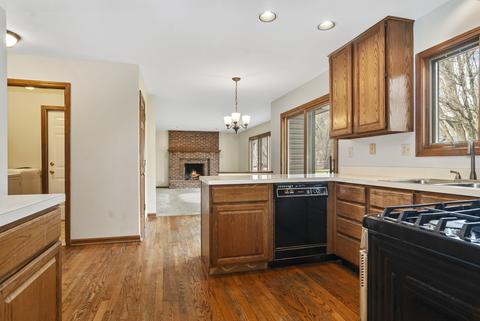 860 Francine Dr, Bartlett, IL 60103 photo 7