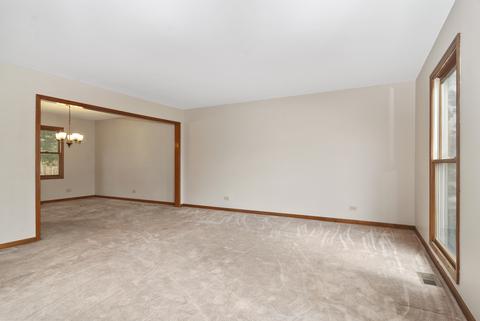 860 Francine Dr, Bartlett, IL 60103 photo 4