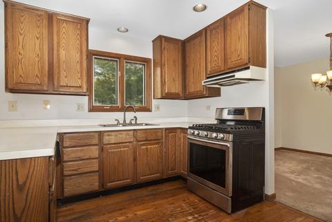 860 Francine Dr, Bartlett, IL 60103 photo 9