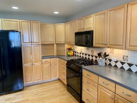 1445 Meyer Rd, Hoffman Estates, IL 60169 photo 2