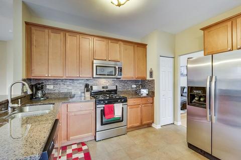 1900 E Ivy Cir, Lindenhurst, IL 60046 photo 9