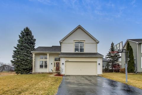 1900 E Ivy Cir, Lindenhurst, IL 60046 photo 2