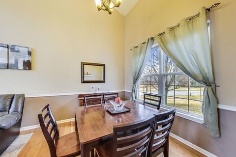 1900 E Ivy Cir, Lindenhurst, IL 60046 photo 8