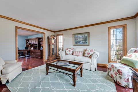 8762 Aintree Ln, Burr Ridge, IL 60527 photo 5