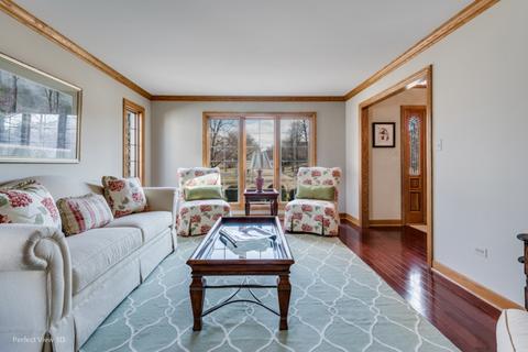 8762 Aintree Ln, Burr Ridge, IL 60527 photo 4