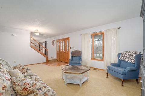1808 Lisbon Rd, Morris, IL 60450 photo 2