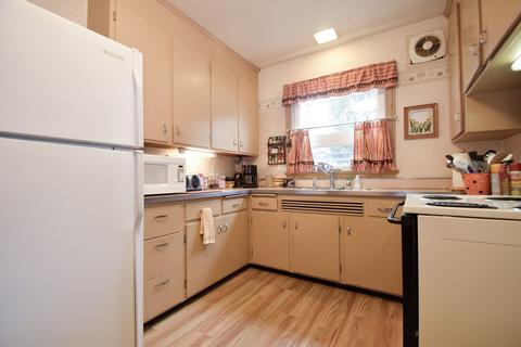 725 Laurel Ave, Des Plaines, IL 60016 photo 11