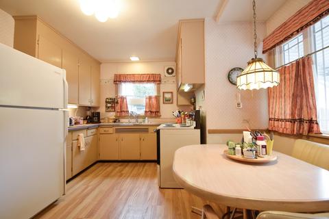 725 Laurel Ave, Des Plaines, IL 60016 photo 10