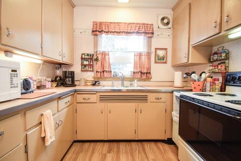 725 Laurel Ave, Des Plaines, IL 60016 photo 9