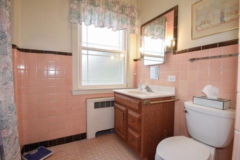 725 Laurel Ave, Des Plaines, IL 60016 photo 12