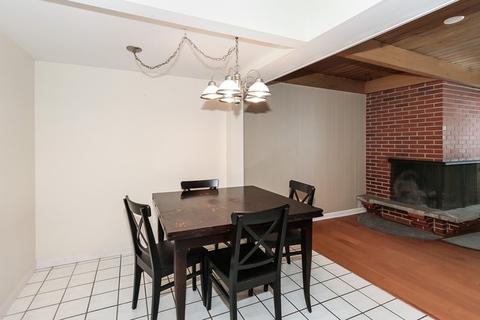 506 S Commonwealth Ave, Elgin, IL 60123 photo 10
