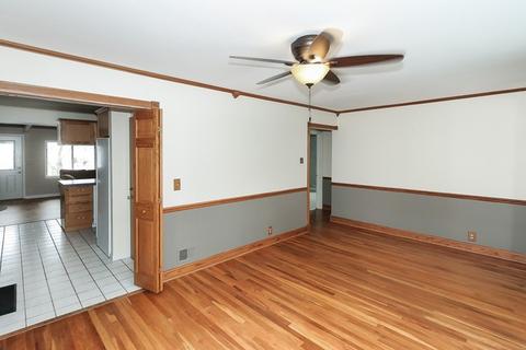506 S Commonwealth Ave, Elgin, IL 60123 photo 3