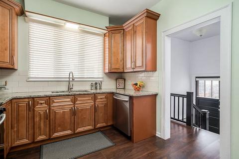 441 Oak Ave, Aurora, IL 60506 photo 10