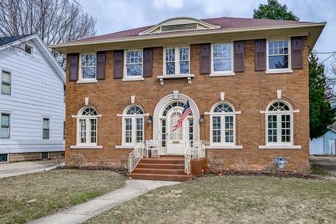 441 Oak Ave, Aurora, IL 60506 photo 2