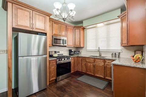 441 Oak Ave, Aurora, IL 60506 photo 11