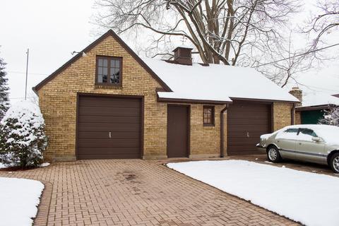 131 Mallery Ave, Elgin, IL 60123 photo 3