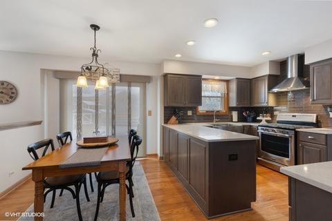82 Ivanhoe Ln, Cary, IL 60013 photo 8