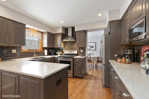 82 Ivanhoe Ln, Cary, IL 60013 photo 6