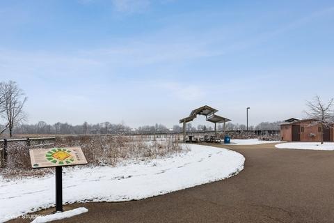 82 Ivanhoe Ln, Cary, IL 60013 photo 25