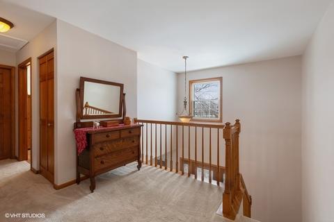 82 Ivanhoe Ln, Cary, IL 60013 photo 11