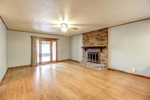 1920 Robert Dr, Champaign, IL 61821 photo 9
