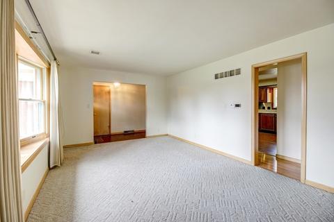 1920 Robert Dr, Champaign, IL 61821 photo 5