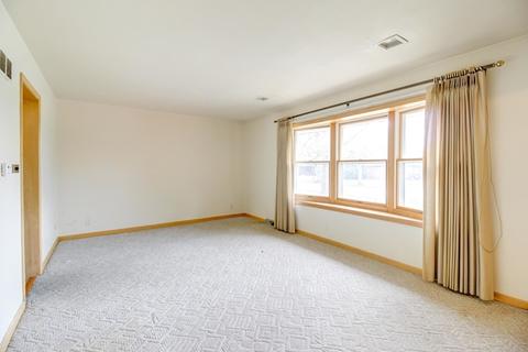 1920 Robert Dr, Champaign, IL 61821 photo 4