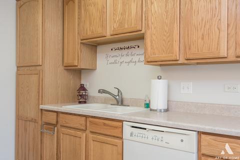 5211 Glenbrook Trl, Mchenry, IL 60050 photo 12