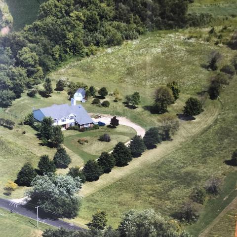 6514 Johnson Rd, Hebron, IL 60034 photo 4