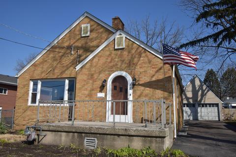 660 Congdon Ave, Elgin, IL 60120 photo 1