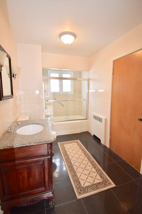 660 Congdon Ave, Elgin, IL 60120 photo 10