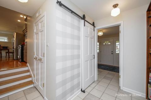 1402 Mayo Ave, Wheaton, IL 60189 photo 5