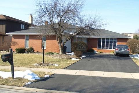 18308 Clyde Ave, Lansing, IL 60438 photo 1