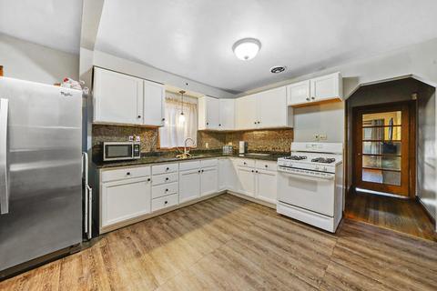 3745 Maple Ave, Berwyn, IL 60402 photo 7