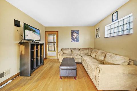 3745 Maple Ave, Berwyn, IL 60402 photo 4