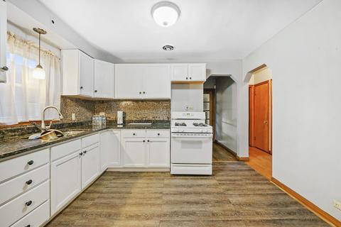 3745 Maple Ave, Berwyn, IL 60402 photo 9
