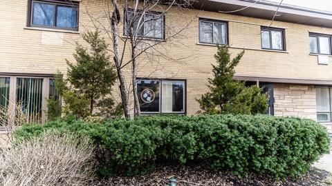 607 Maple Ct, Mount Prospect, IL 60056 photo 1