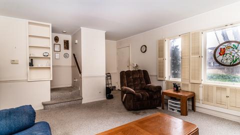 607 Maple Ct, Mount Prospect, IL 60056 photo 5