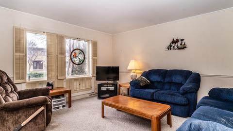 607 Maple Ct, Mount Prospect, IL 60056 photo 4