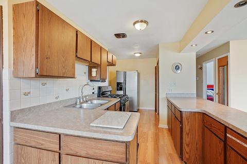 8021 S 78th Ave, Bridgeview, IL 60455 photo 7