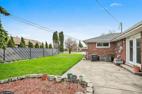 8021 S 78th Ave, Bridgeview, IL 60455 photo 3