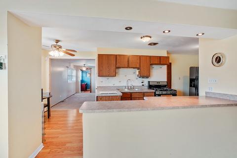 8021 S 78th Ave, Bridgeview, IL 60455 photo 6