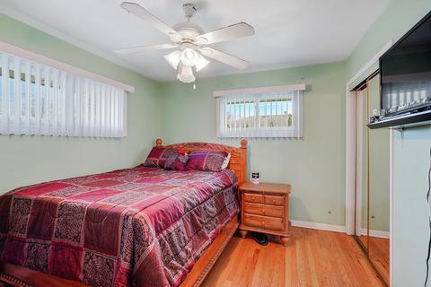 8021 S 78th Ave, Bridgeview, IL 60455 photo 12