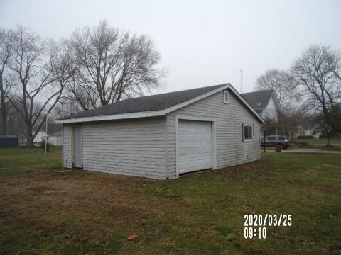 407 E 6th St, Long Point, IL 61333 photo 3