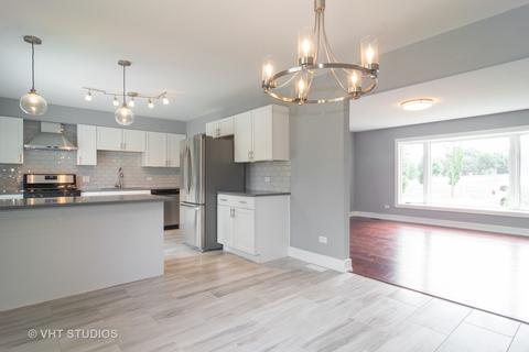 675 Evanston St, Hoffman Estates, IL 60169 photo 5