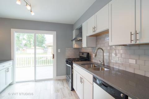675 Evanston St, Hoffman Estates, IL 60169 photo 7
